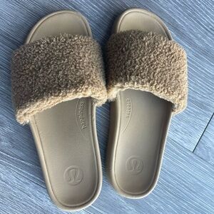 Lululemon Fleece Restful Tan Fuzzy Slide Sandals
